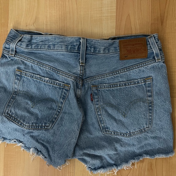 Levi’s Jean Shorts size 26 - Picture 1 of 2